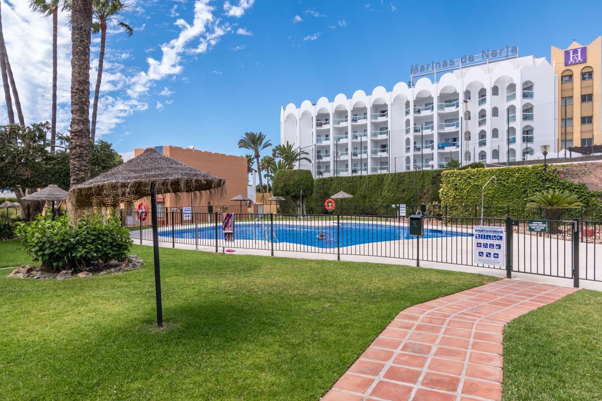 נרחה Renovated Apartment On Beachside With Pool מראה חיצוני תמונה