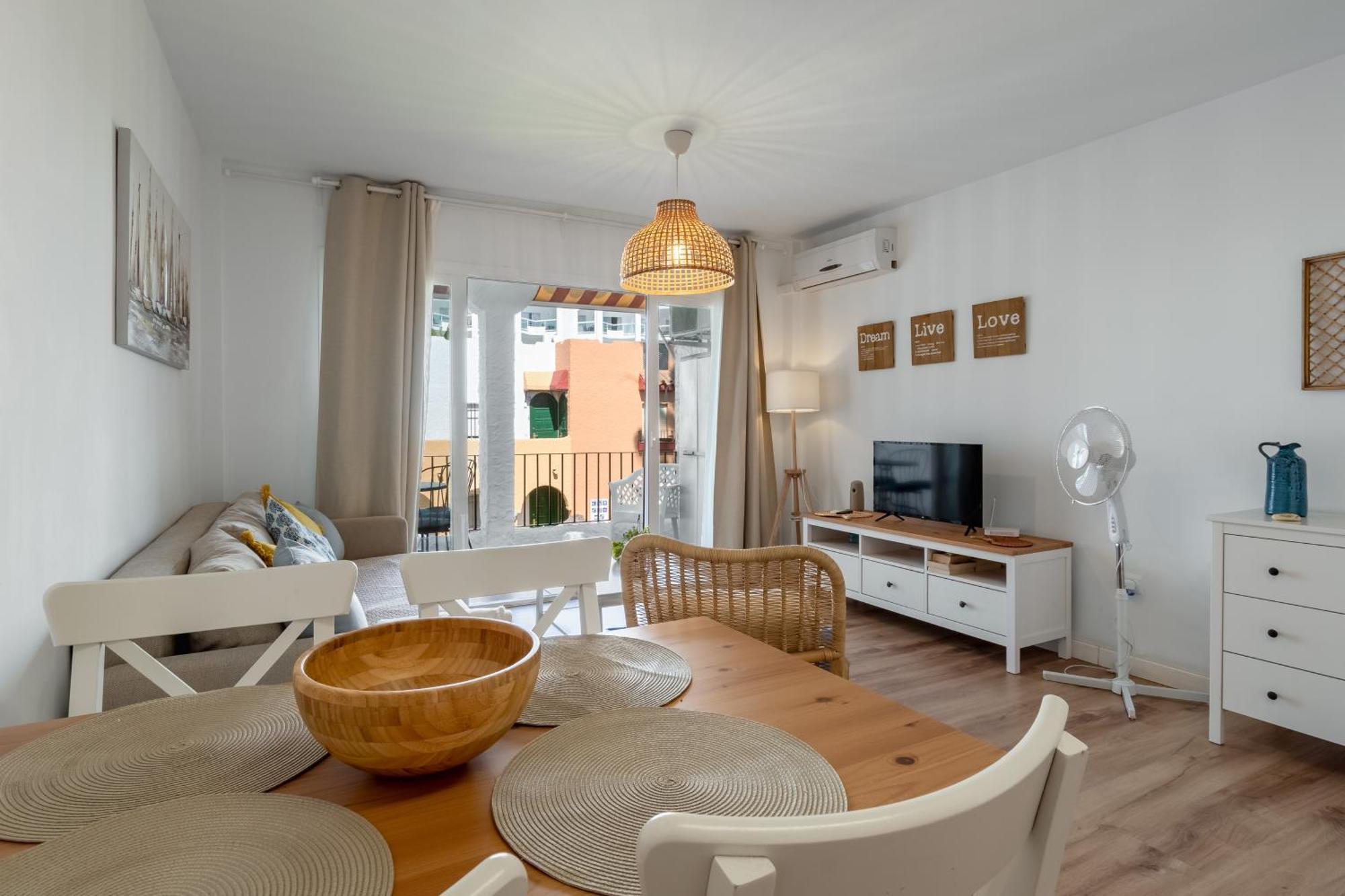 נרחה Renovated Apartment On Beachside With Pool מראה חיצוני תמונה