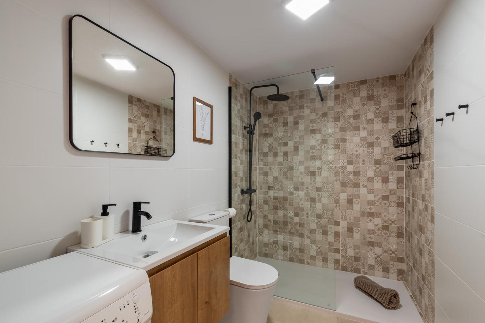 נרחה Renovated Apartment On Beachside With Pool מראה חיצוני תמונה