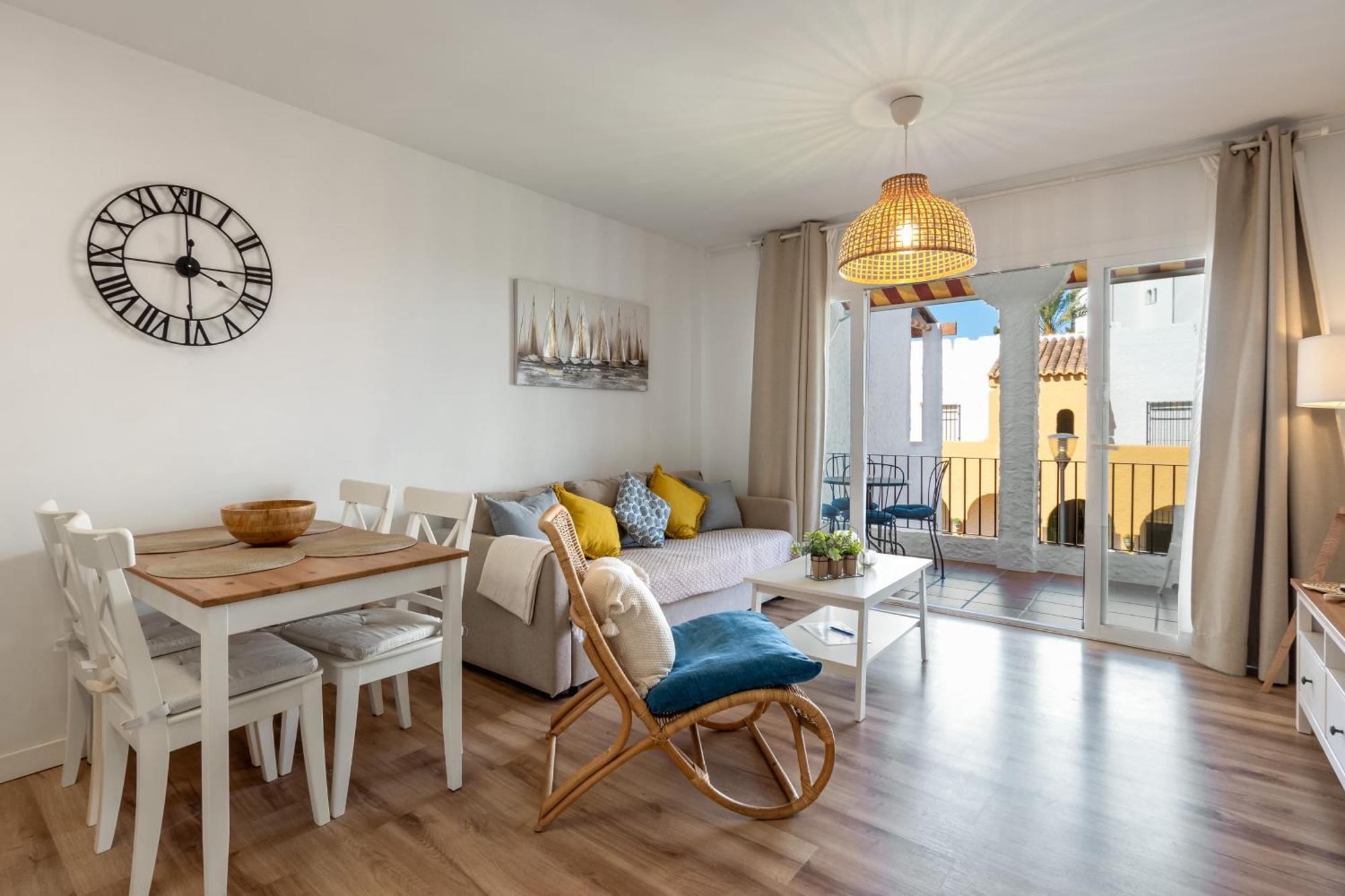 נרחה Renovated Apartment On Beachside With Pool מראה חיצוני תמונה