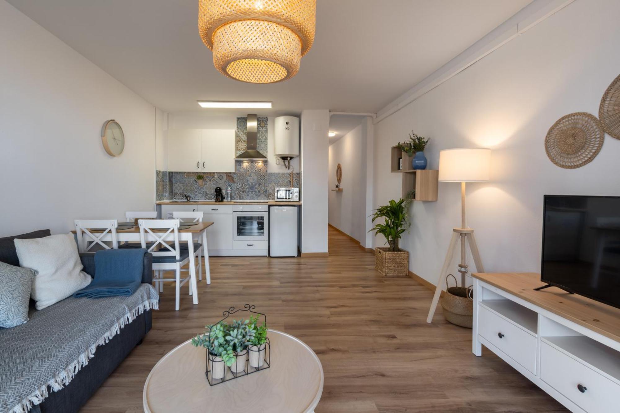 נרחה Renovated Apartment On Beachside With Pool מראה חיצוני תמונה