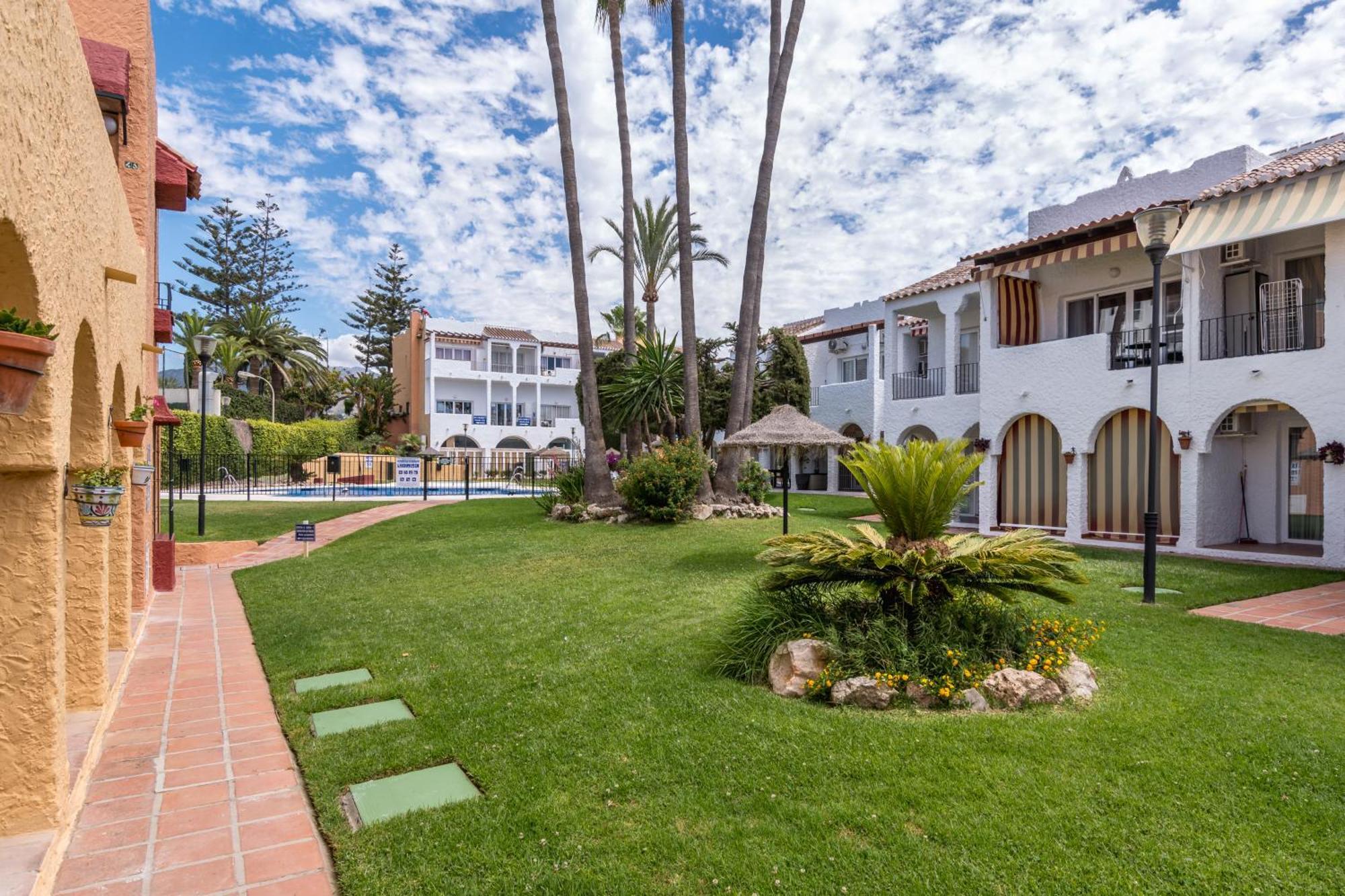 נרחה Renovated Apartment On Beachside With Pool מראה חיצוני תמונה
